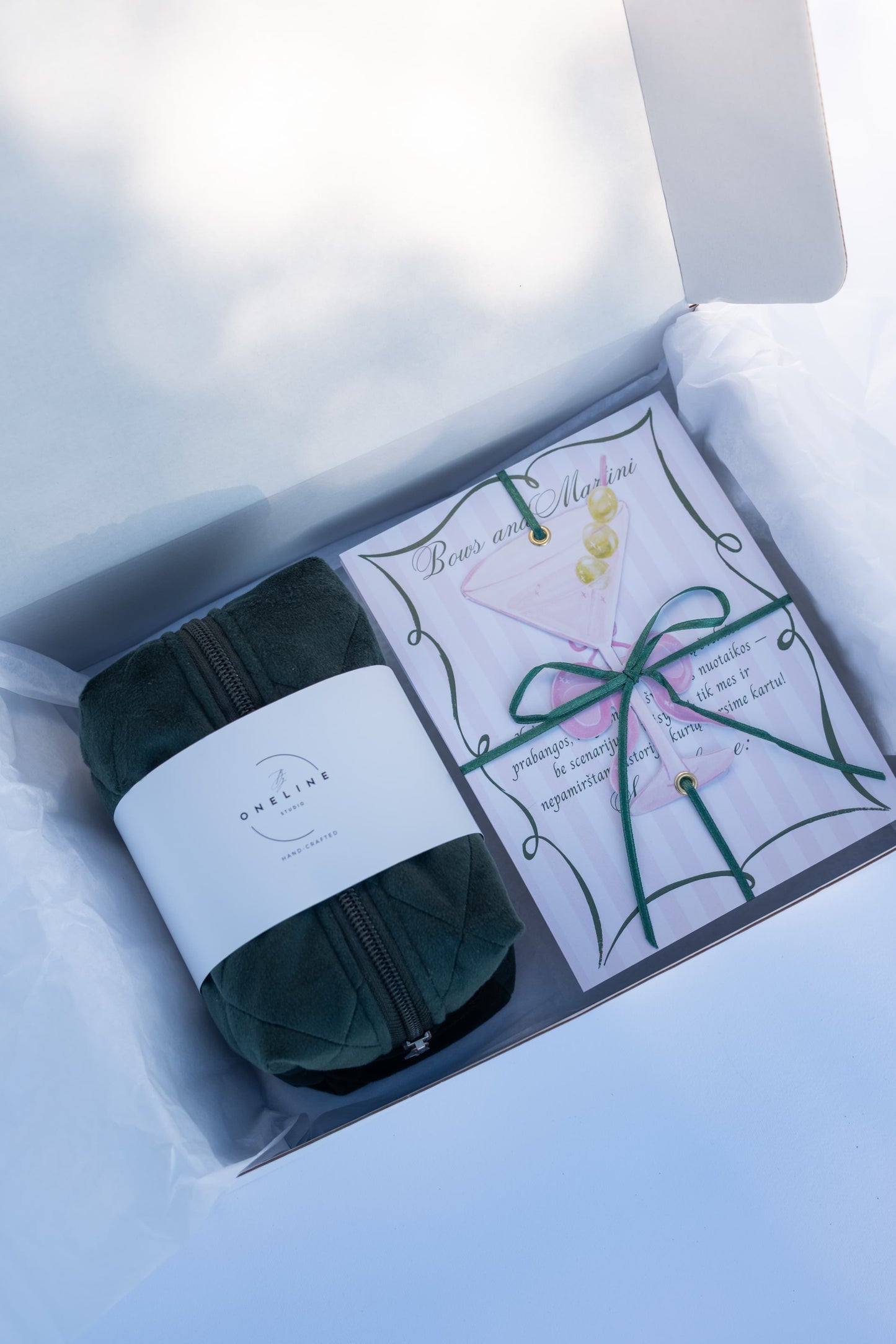 Mergvakario dėžutė Bows and Martini🍸